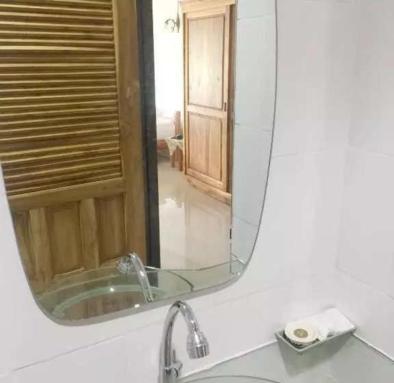 هتل Baan Bangrak Residence