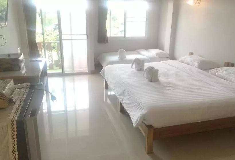 هتل Baan Bangrak Residence