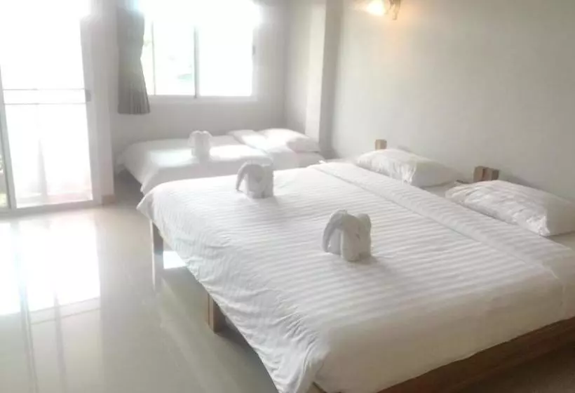 هتل Baan Bangrak Residence