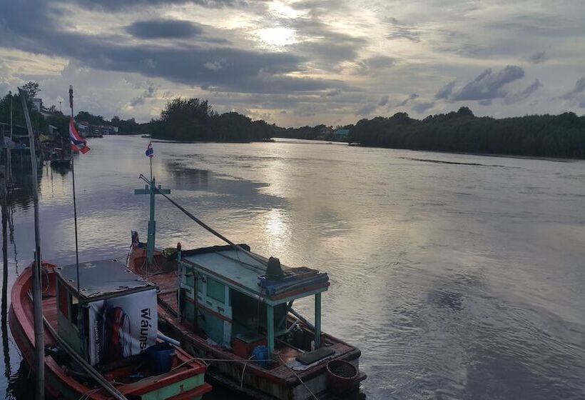 فندق Banchaitalay Room