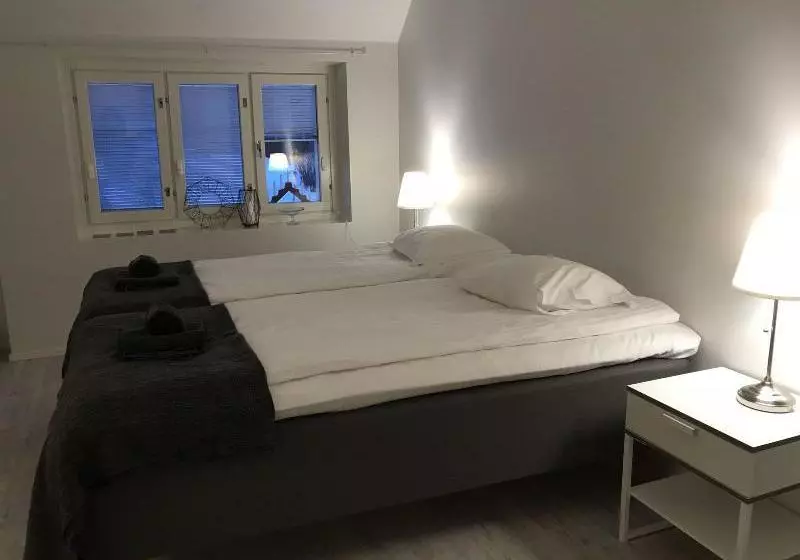 هتل Green Door Apartments