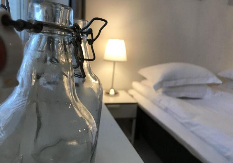 فندق Green Door Apartments