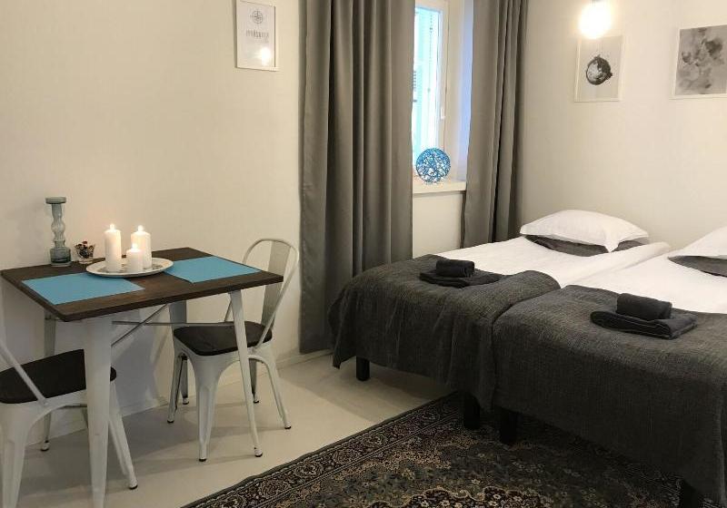 فندق Green Door Apartments