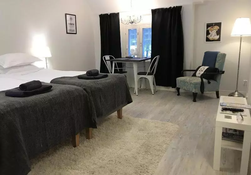 هتل Green Door Apartments