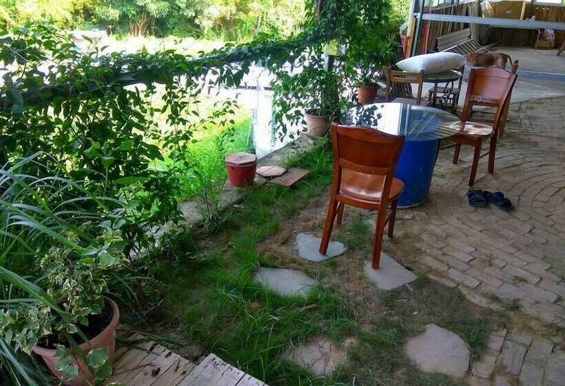 هتل Meet By Chance   Hostel