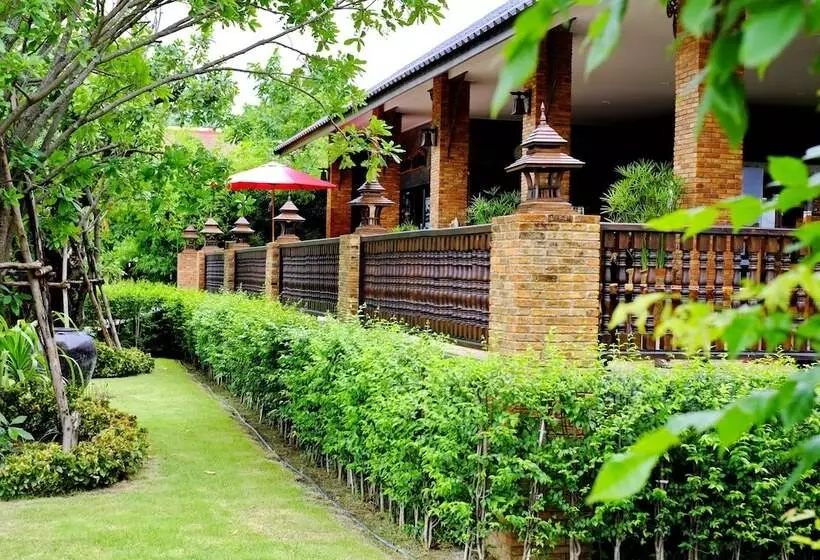 هتل Sawasdeesukhothai Resort