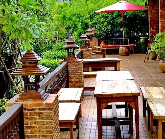 هتل Sawasdeesukhothai Resort