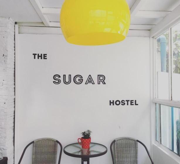 בית מלון כפרי The Sugar Hostel