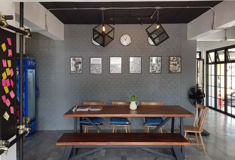 هتل V1 Room