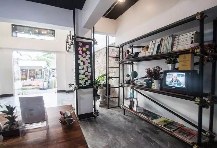 هتل V1 Room