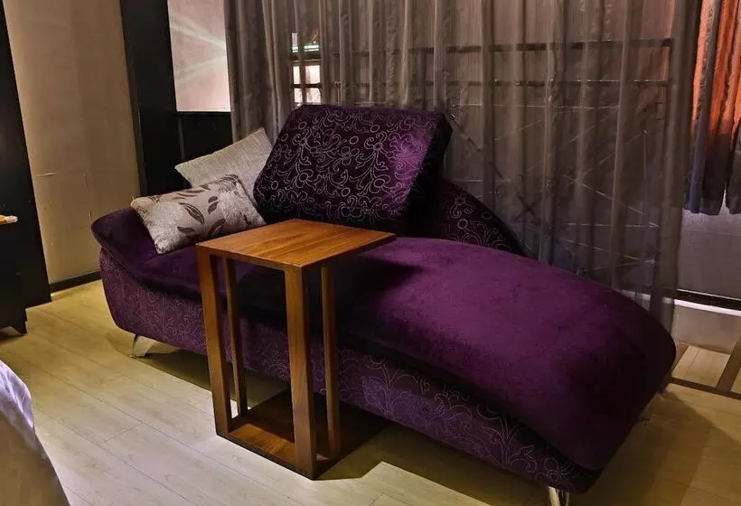 Prague Spring Boutique Motel