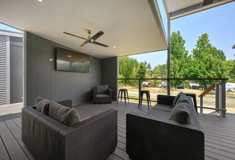 هتل Bright Riverside Holiday Park