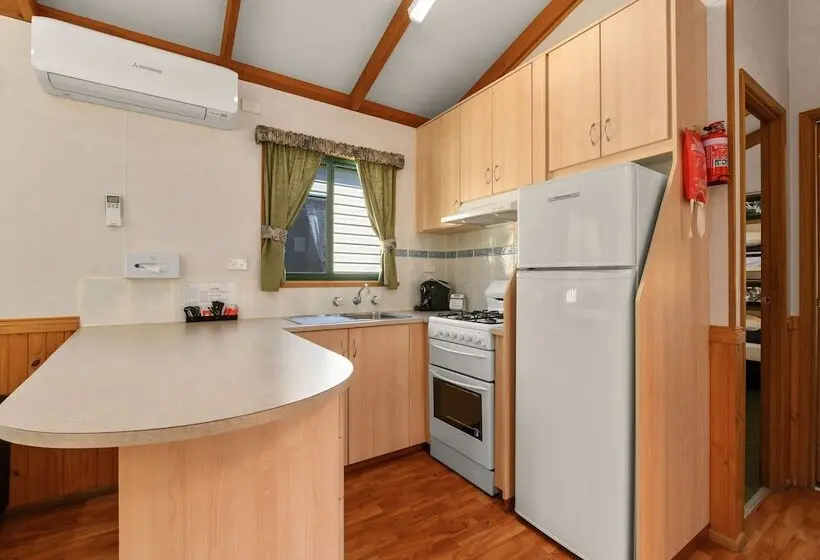 هتل Bright Riverside Holiday Park