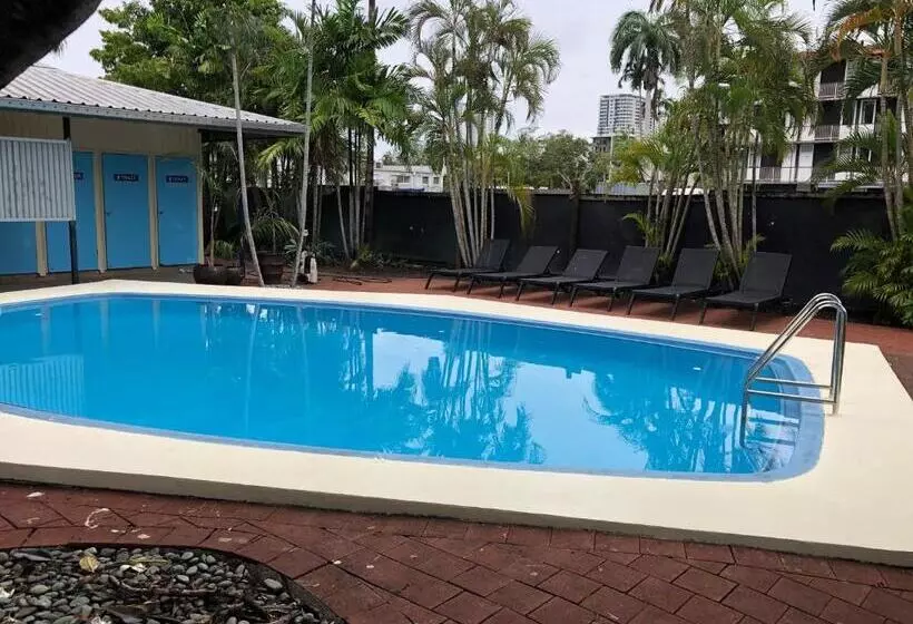 هتل Darwin Hostel