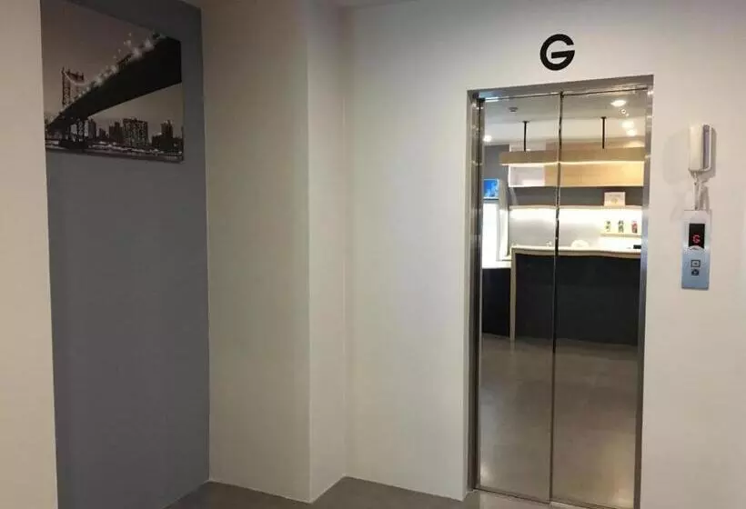 هتل Mone Residence