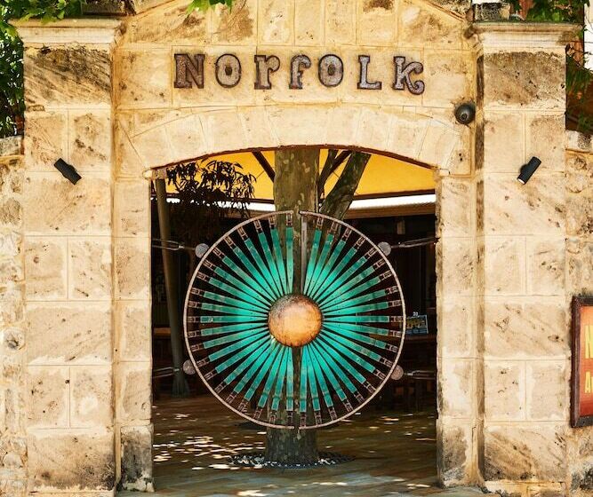 فندق Norfolk