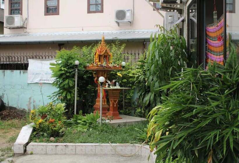 Szálloda Saeng Chan Apartment