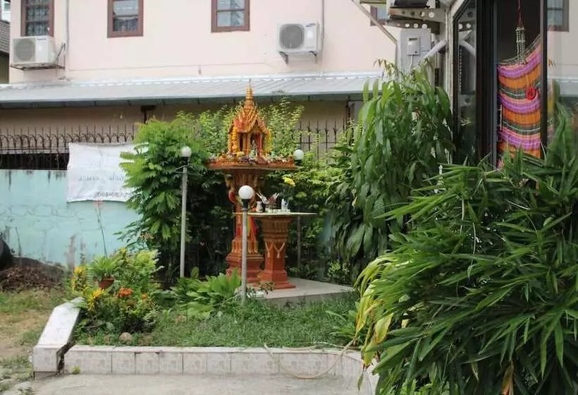 هتل Saeng Chan Apartment