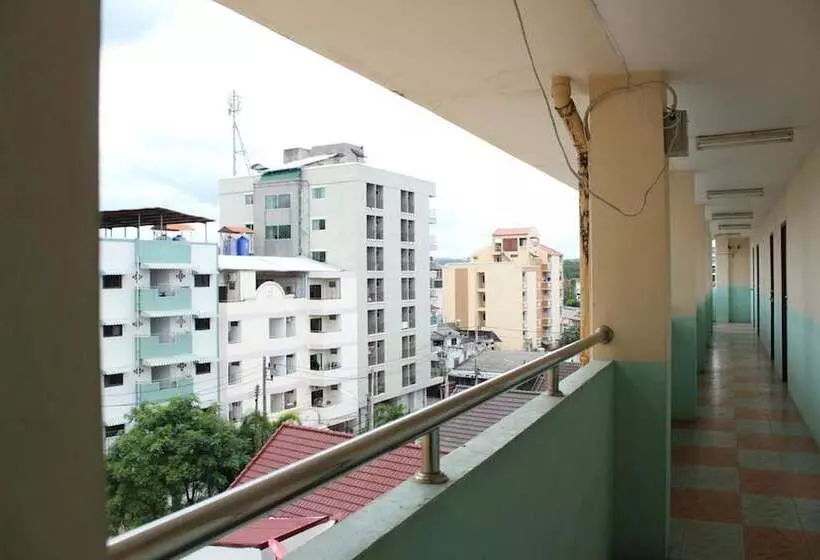 هتل Saeng Chan Apartment