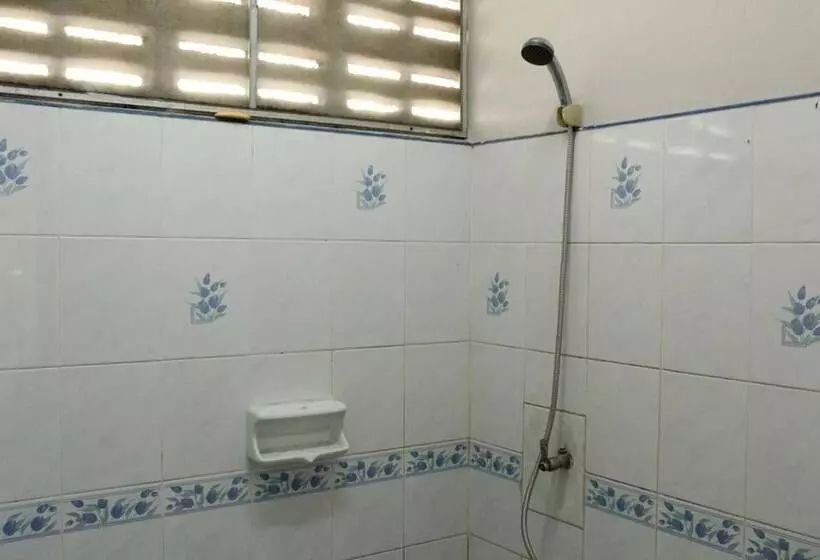 هتل Saeng Chan Apartment