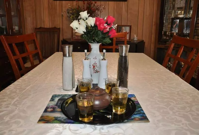 Hotelli Ambassador B&b Guest Home