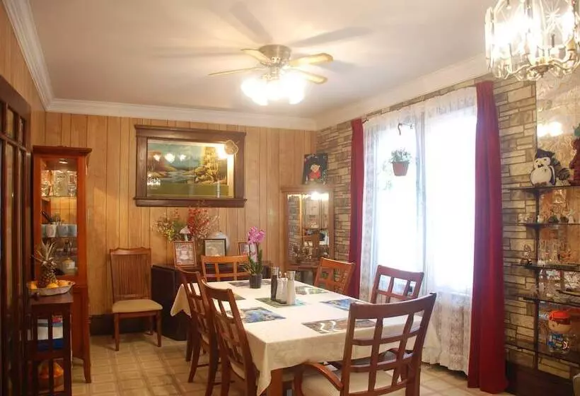 Hotelli Ambassador B&b Guest Home