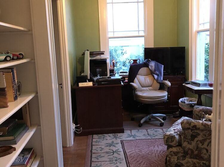 فندق Avenue O Bed And Breakfast