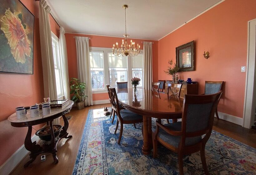 فندق Avenue O Bed And Breakfast