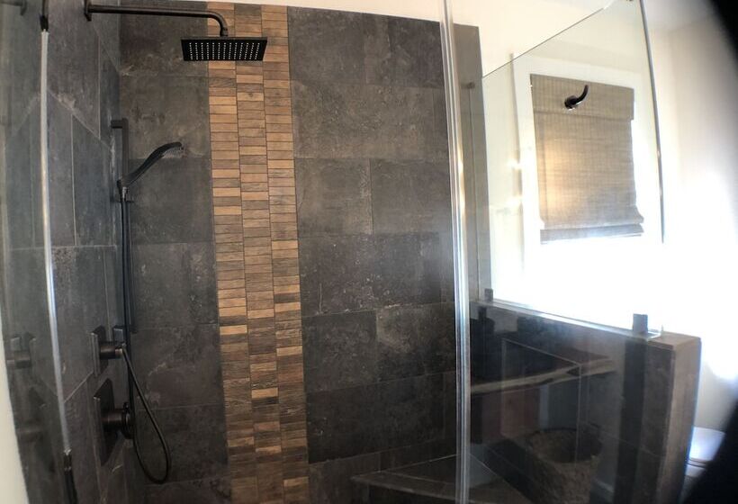 فندق Avenue O Bed And Breakfast