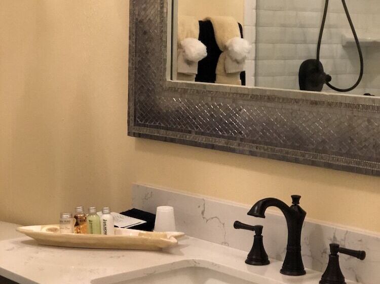 فندق Avenue O Bed And Breakfast