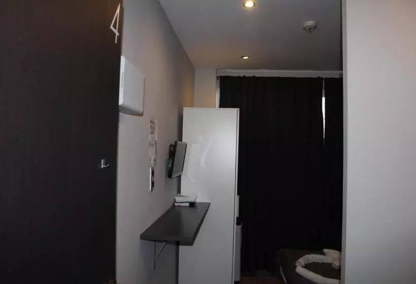 هتل Bcn Condal Hostal