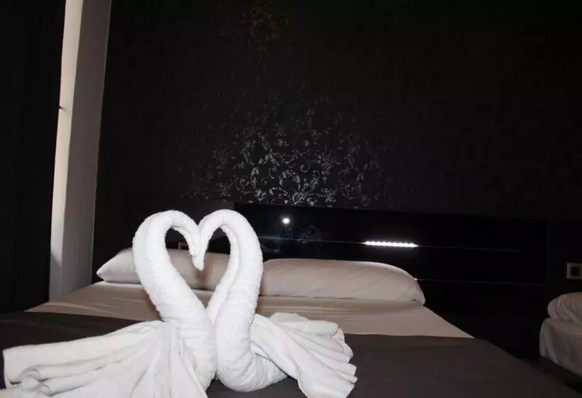 هتل Bcn Condal Hostal