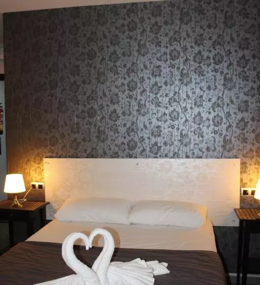 هتل Bcn Condal Hostal