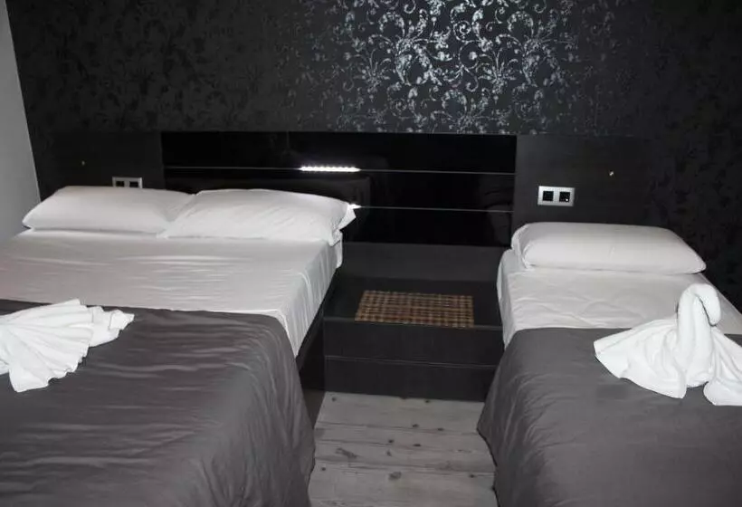 هتل Bcn Condal Hostal