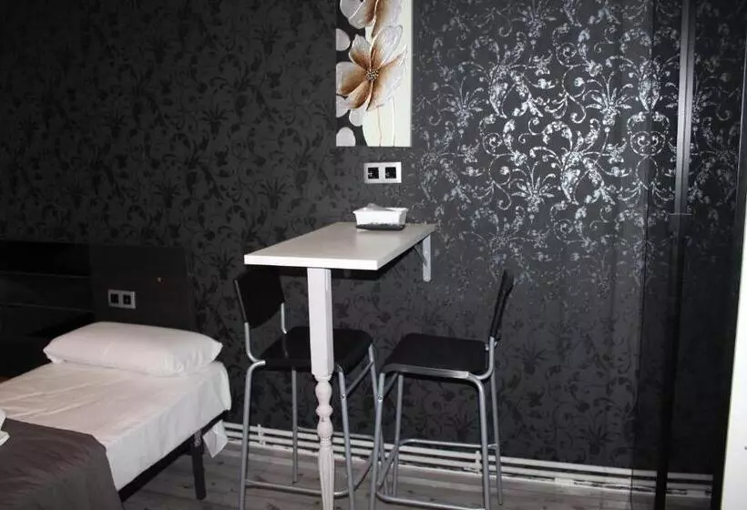 هتل Bcn Condal Hostal