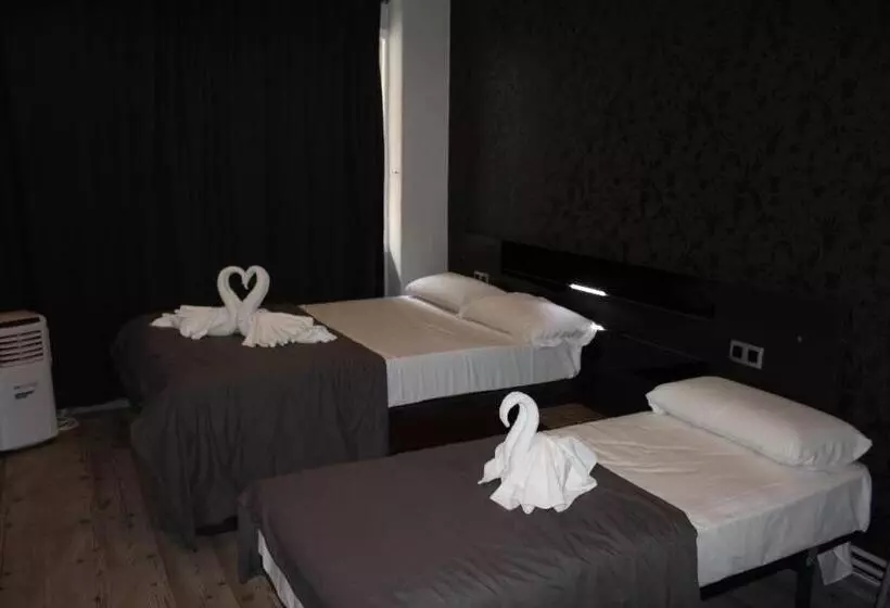 هتل Bcn Condal Hostal
