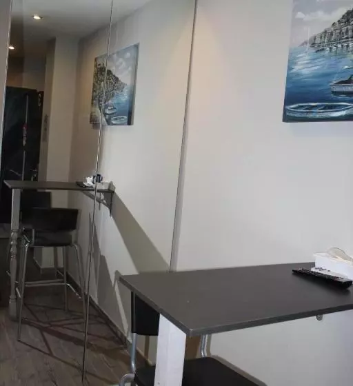 هتل Bcn Condal Hostal