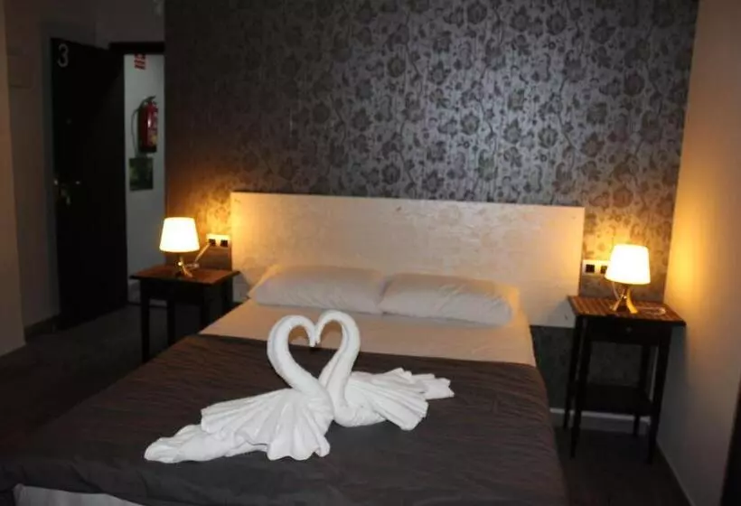 هتل Bcn Condal Hostal