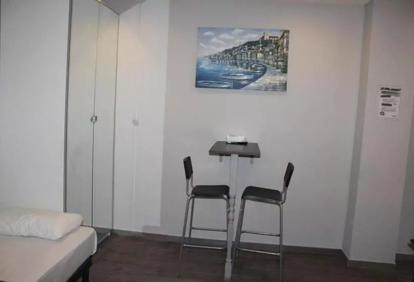 هتل Bcn Condal Hostal