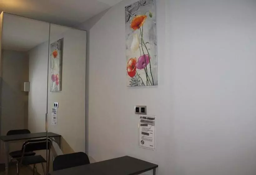 هتل Bcn Condal Hostal