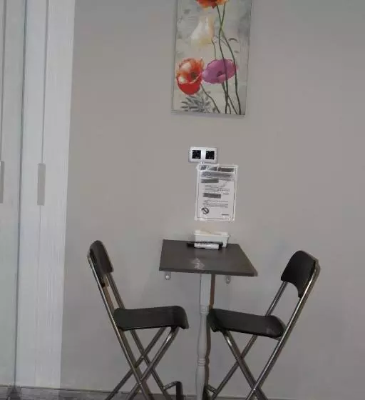 هتل Bcn Condal Hostal