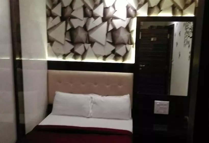 ホテル Palace Residency Near Lokmanya Tilak Terminus