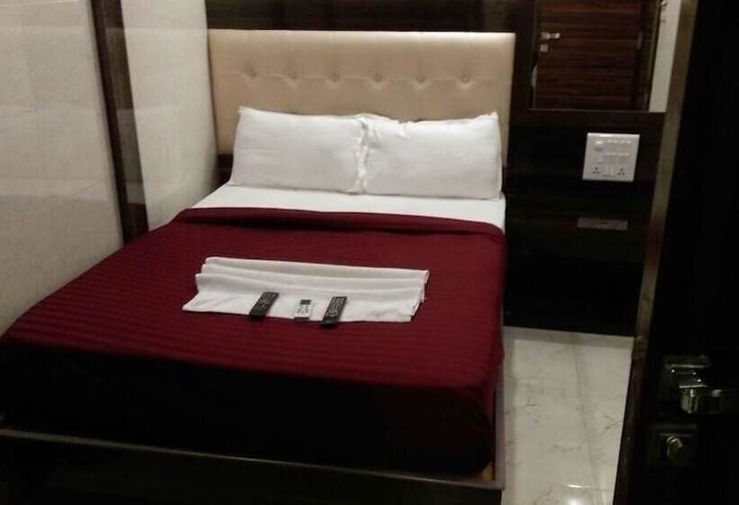 Отель Palace Residency Near Lokmanya Tilak Terminus