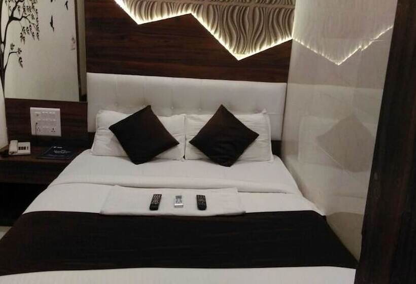 Отель Palace Residency Near Lokmanya Tilak Terminus