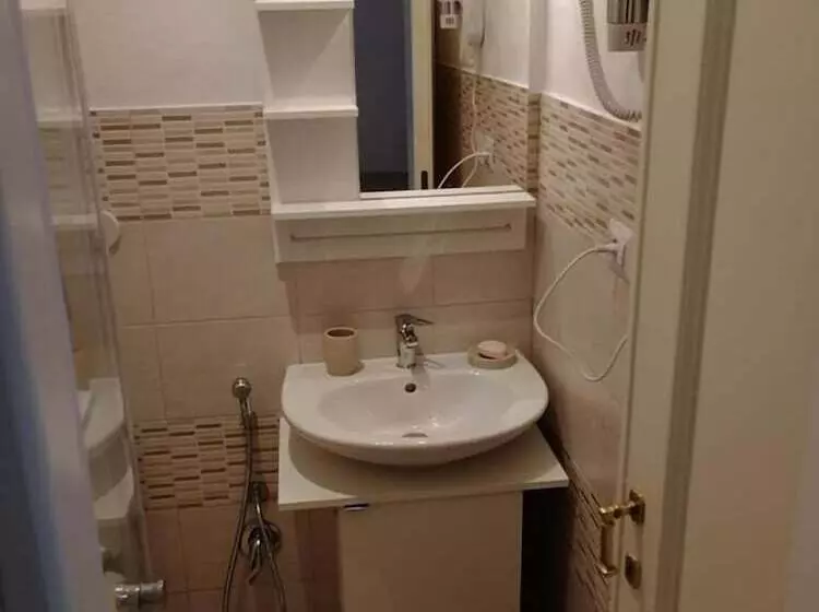 Hotel Sergio Tourist Rental Close Tiburtina Station