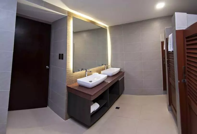 هتل Vigan Plaza