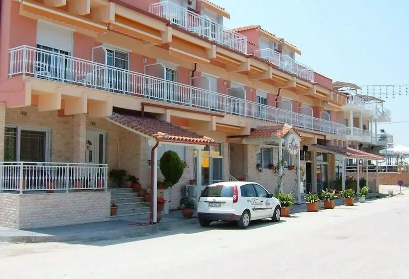 Hotelli Villa Theodora