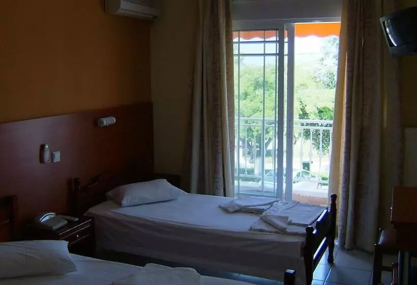 Hotelli Villa Theodora