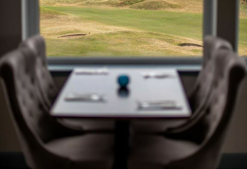 Golf View Hotel & Macintosh Restaurant