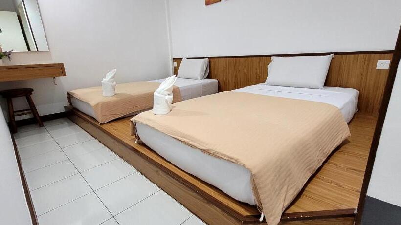 Hôtel Api Api Guest House